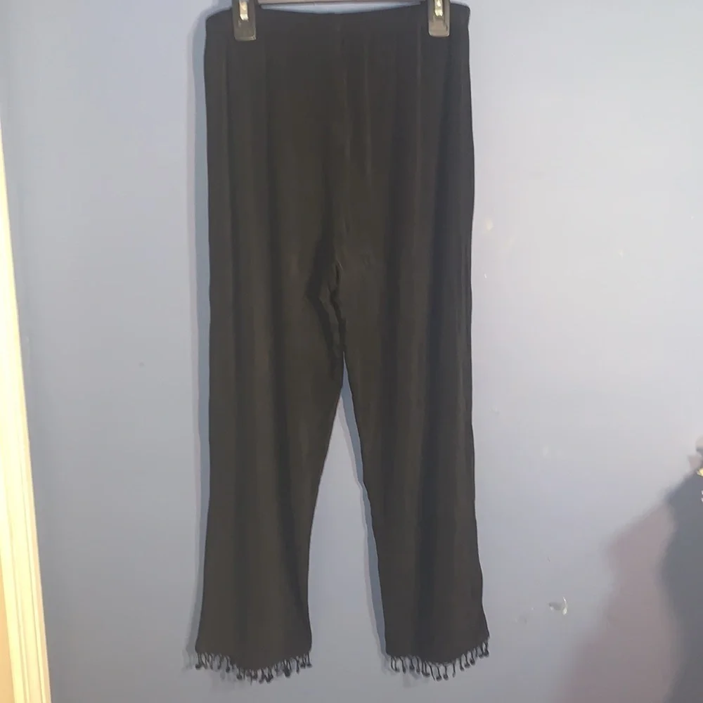 Black capri pants size 8P - Picture 8 of 11